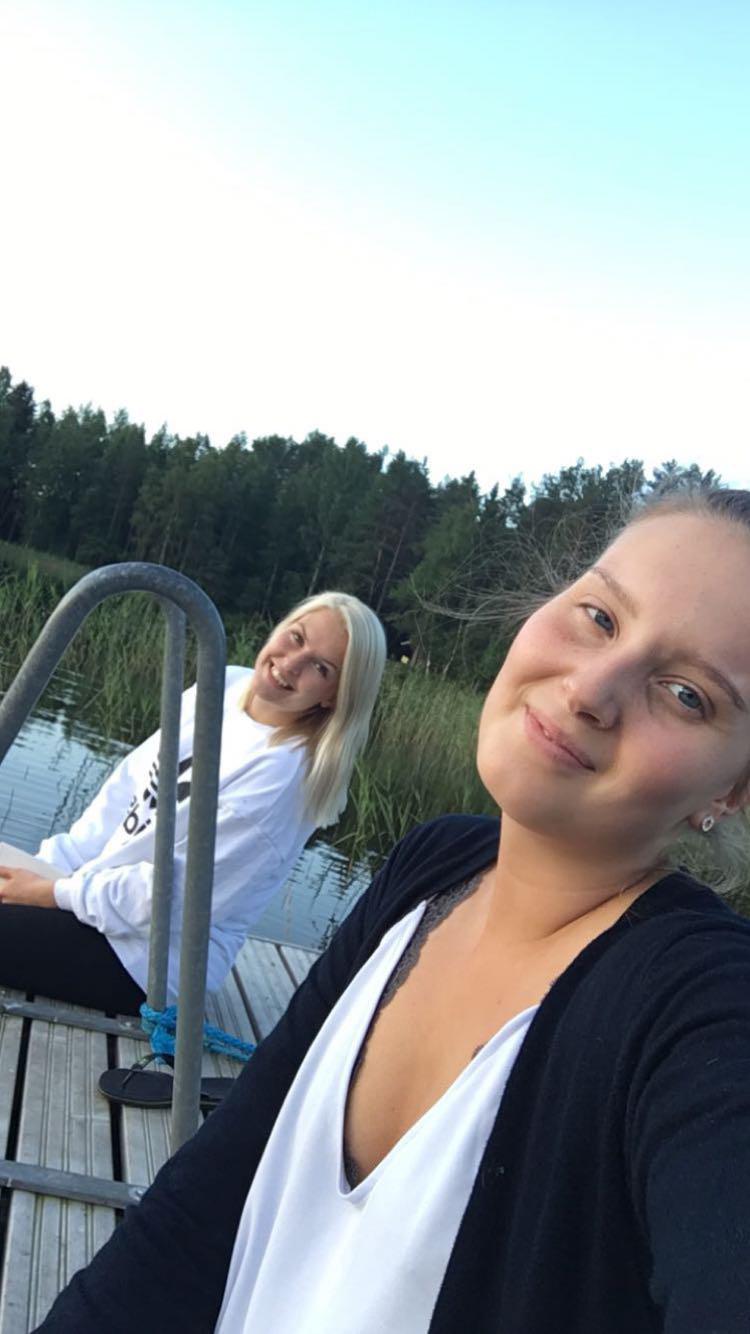 Viivi Vesala ja Riina